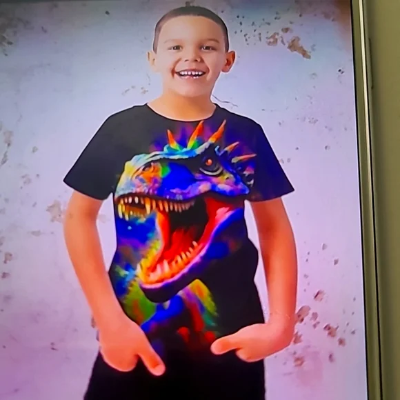 BOYS T-SHIRT. - Picture 1 of 2